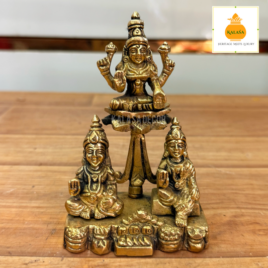 Trimurthy Idol – Lakshmi Devi with Kubera & Consort | Symbol of Wealth & Divine Grace
